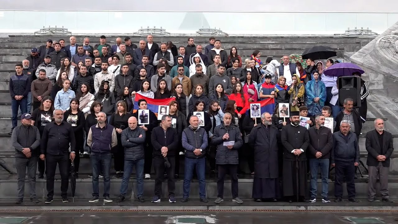 Ժամն է պայքարի. զոհված զինծառայողների ծնողները երդվել են «Եռաբլուրում»