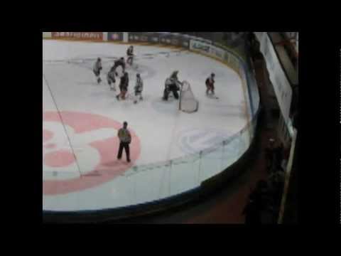 Ylivoimapeliä ottelussa JYP-Ilves 4.12.2003