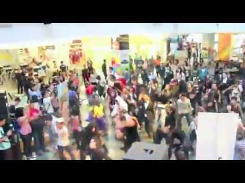 flash mob para mother monster em indonesia