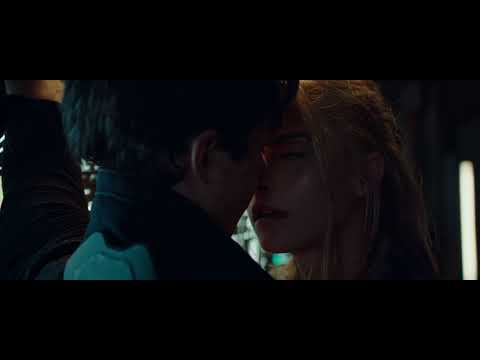 Valerian Kiss Scene