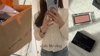 vlog ｜お財布の紐が緩む春の日常4日間🌸｜春服購入品(h&m,basement)｜newコスメ｜SoupStockランチ｜在宅勤務と出社の日