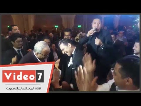 وصلة رقص كوميدية للنجم بيومى فؤاد فى حفل زفاف مصطفى أبو سريع