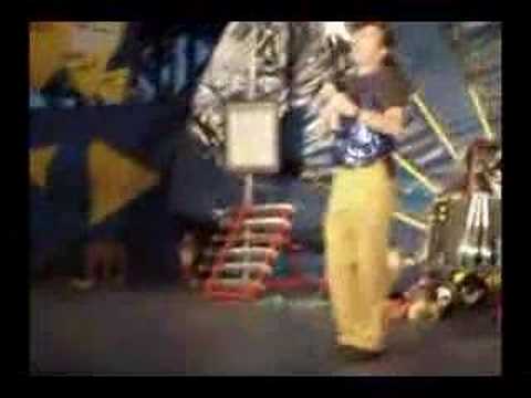 Crazy juggling man!