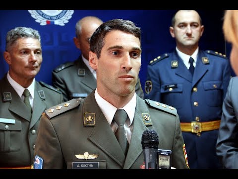 Kapetan Dušan Kostić iz 63. padobranske brigade