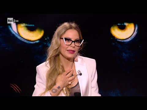 Naike Rivelli: "Sono un cinghiale, protettivo ma aggressivo se disturbato" - Belve 21/02/2023