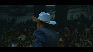 Una Aventura - El Coyote y su Banda Feat. Julio Preciado ( En Vivo Desde Mxl ).