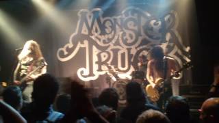 Monster Truck-Café Charbon Nevers-She's a witch 25/03/2017
