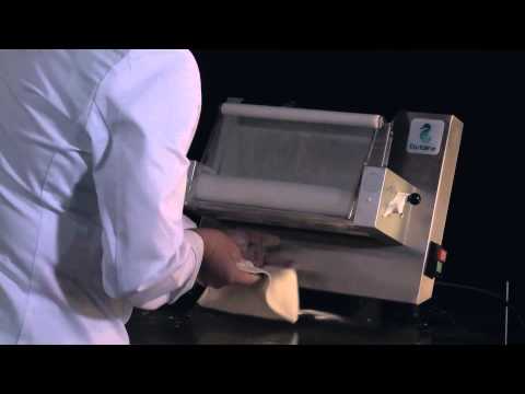 Pastaline Giotto Mini Dough Roller Demonstration