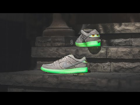 nike mummy dunk low