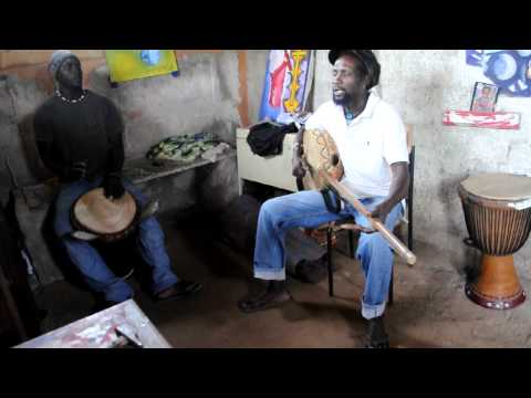 Aluiwe Diatta et Ibou Sene: Ekonting et Djembe