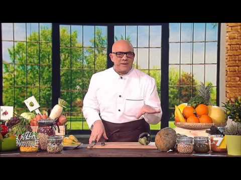 Crozza - Vegan Chef, Raw Foodist in His Restaurant