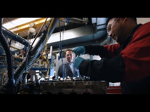 生命中的一天:发动机实验室经理