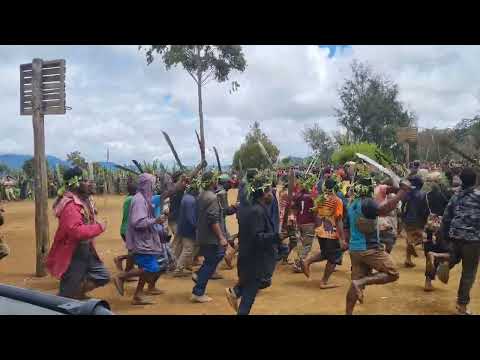 Tribal War Cry [ Southern Highlands, Papua New Guinea]