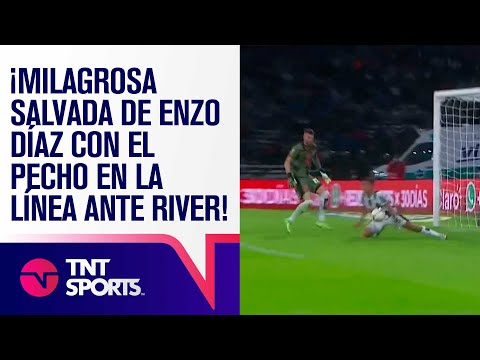 ¡MILAGROSA SALVADA DE LA T! Lo tuvo RIVER pero Enzo DÍAZ SALVÓ con el PECHO en la línea