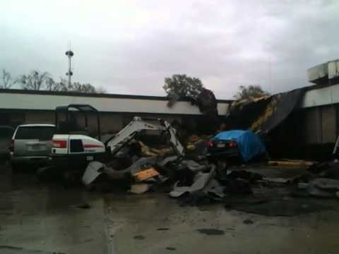 RAW VIDEO: EF-1 tornado hits DeQuincy hospital