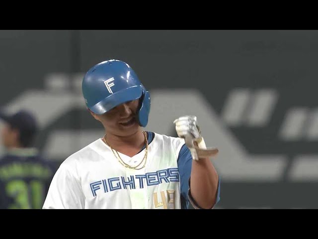 【7回裏】均衡破れる!! チーム初ヒットはファイターズ・佐藤龍世のタイムリー2ベース!! 2022年3月2日 北海道日本ハムファイターズ 対 東京ヤクルトスワローズ