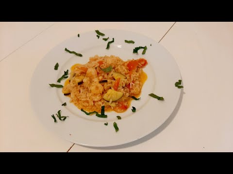 Buonissimo risotto con zucchine, gamberetti e pomodorini