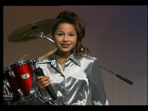 Jennifer y Los Jetz - "Ven a mi" y "Me piden"