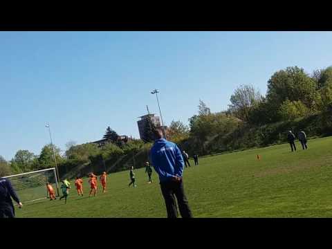 Seitfallzieher nr 10 von inter  Tor für tapfer verhindert