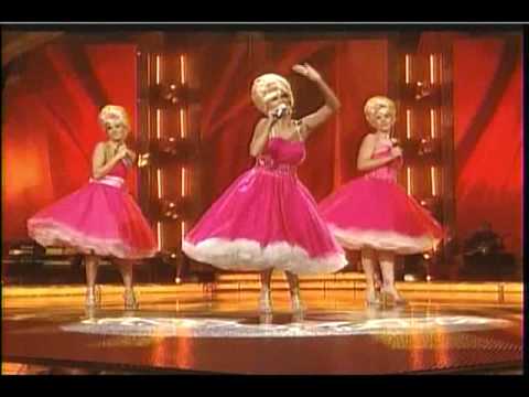 Carrie Underwood, Kristin Chenoweth, & Christina Applegate Medley