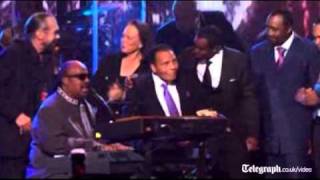 Stevie Wonder sings at Muhammad Ali