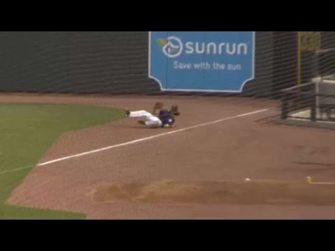 Cone makes terrific diving grab for Columbia