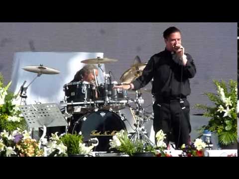 Faith No More - Caffeine (live in London, Jul '14)