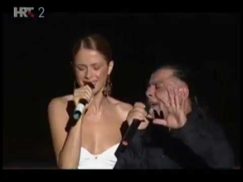 Karolina i Aki Rahimovski - Bela Pesna (live)