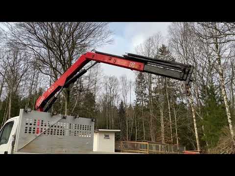 Köp Flakbil Renault Mascott 160.65 DXi med kran och fjärrstyrning på Klaravik