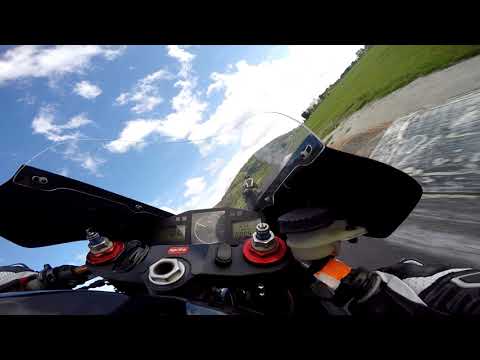 Aprilia RS250 vs GSXR1000RR - RS Wins!!