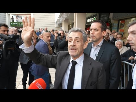 Video | Sarkozy hits Marseille for signing of prison memoir | AFP
