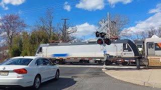 NY Penn bound train pulls out of Hazlet