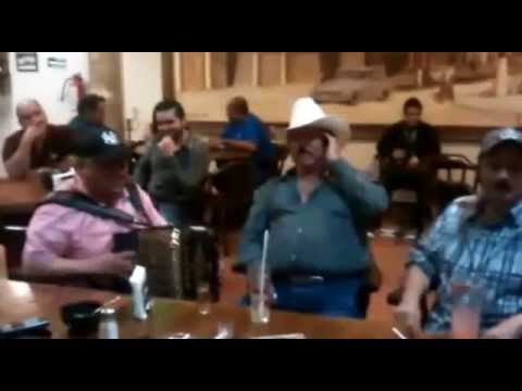 LALO MORA Y JUAN VILLARREAL ''AUNQUE TU NO ME QUIERAS'' FARA FARA