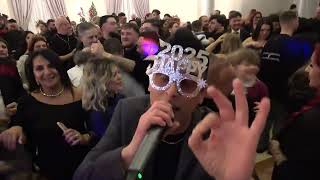 la-coinvolgente-atmosfera-di-casa-reale-a-sturno-grazie-al-gruppo-vesuvio