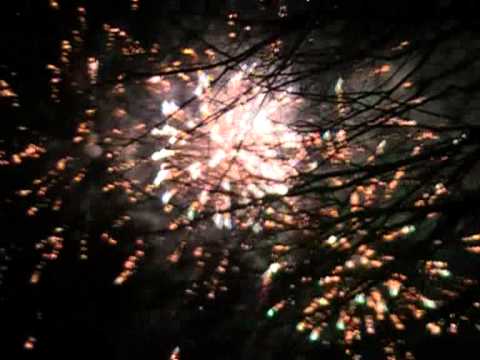 Big Pete's NYE fireworks in Bristol - welcoming 2013