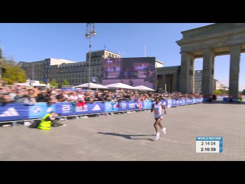 Tigst Assefa New Marathon World Record - 2023 at the BMW BERLIN MARATHON