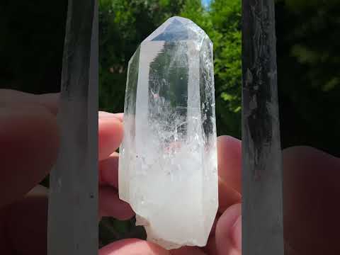 💎 K MÁNÍ/AVAILABLE Lemurský křišťál (křemen) - Peñas Blancas, Kolumbie www.esmeraldas.cz #křišťál