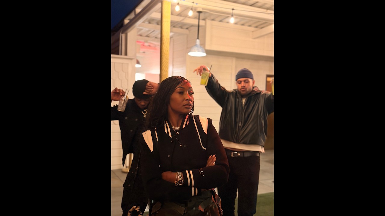 When D accidentally puts Shardae in a tight spot w/ Rone!