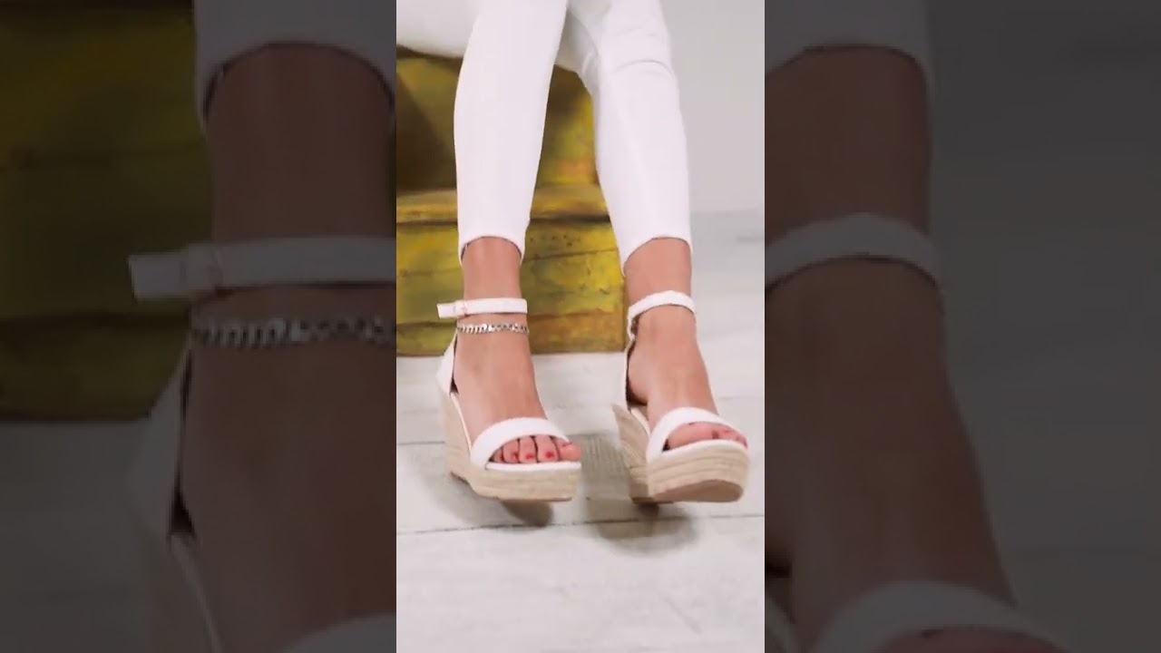 Watch Now Scarpe estive, zeppe in corda De Caro Calzature Scarpe estive, zeppe in corda De Caro Calzature
