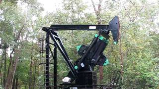 preview picture of video 'Lufkin Mark II Pumping Unit (Pumpjack)'
