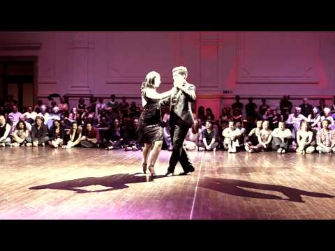  Fernando Sanchez  and  Ariadna Naveira  are  dancing  to  the  vals  "  A una mujer  "  by  Juan D'Arienzo  at  Brussels Tango Festival  in  2015