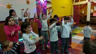 Bailando en el cumple