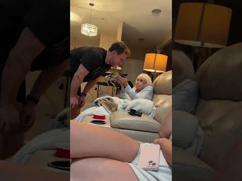 😭La réaction de la grand mère