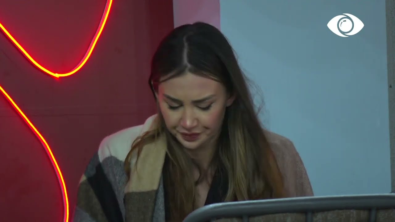 Nuk je 15 vjeç/ Kiara bisedon me Luizin