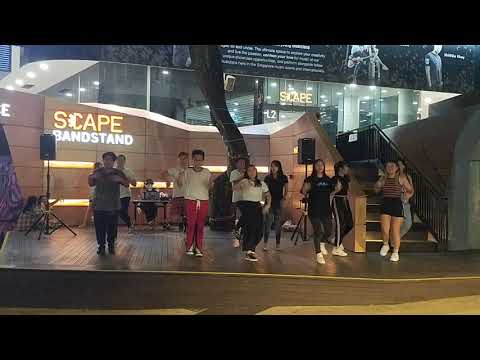 KPOP Dance Off Vol 111: Momoland - BAAM