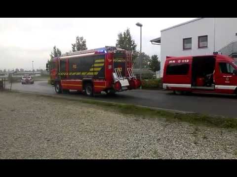 FF Mering beim Ausrücken zum schweren VU