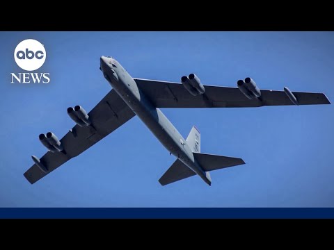 Delta jet makes aggressive maneuver to avoid midair collision with B-52 bomber