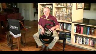 Douglas Yeo plays the serpent - video 1