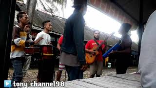 Download lagu rhoma syahdu cover pengamen jalanan yg bersuara merdu mp3