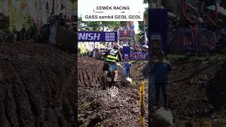 Download lagu CEWEK Racing GASS sambil geol geol mp3 Download lagu CEWEK Racing GASS sambil geol geol mp3